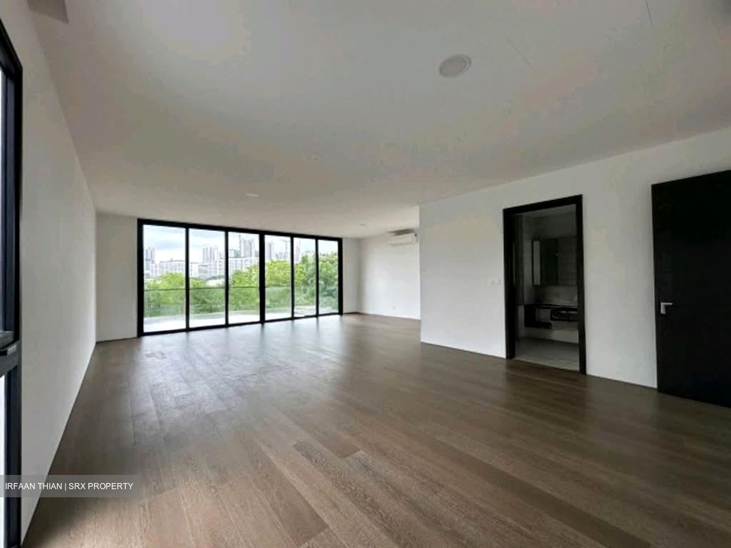 Grove Avenue (D10), Semi-Detached #539658191